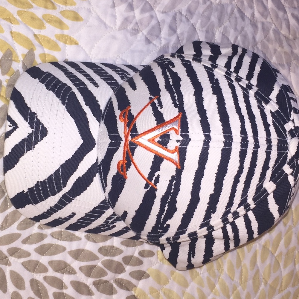 🔝🌎 UVA Cavaliers 💙⚔️🧡 Zebra Print Cap🦓🧢